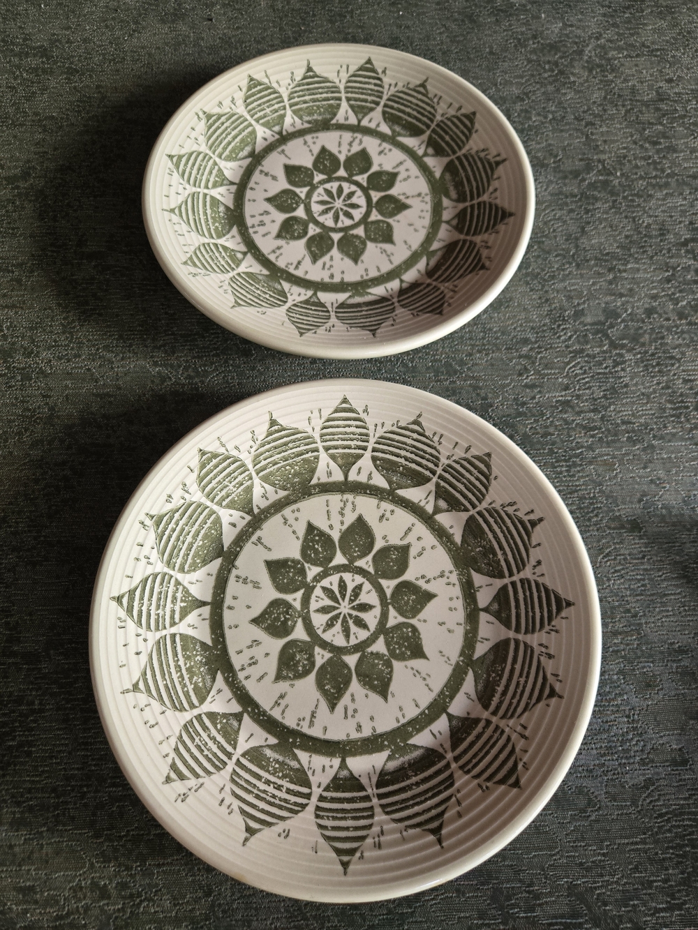 Floral Leaf 7.5" Ceramic Dinner Plates - Set of 2 - Vintage